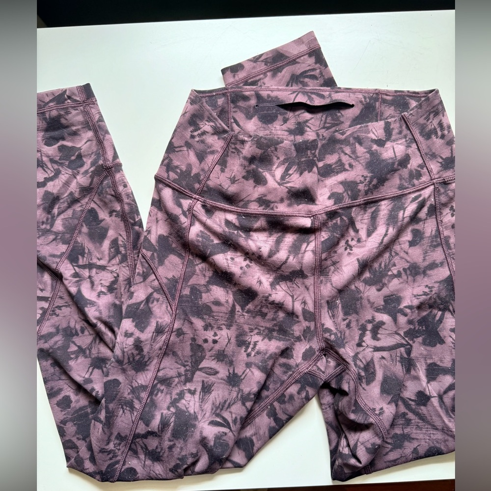 Lululemon tie die leggings